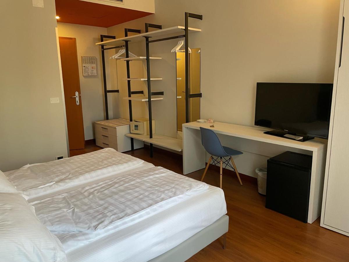 Hotel Al Caval Torri Del Benaco Buitenkant foto