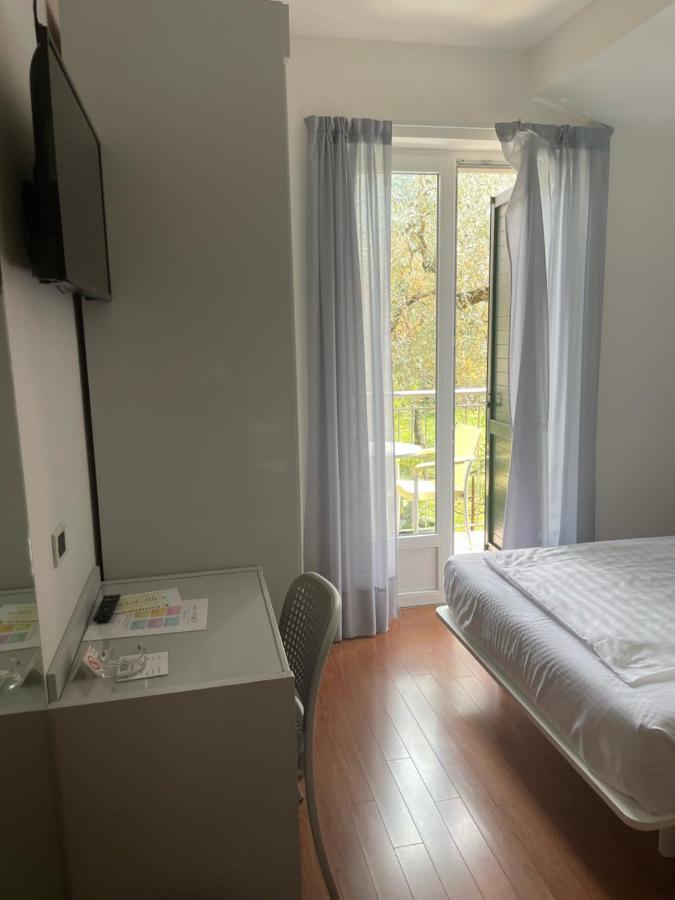 Hotel Al Caval Torri Del Benaco Buitenkant foto