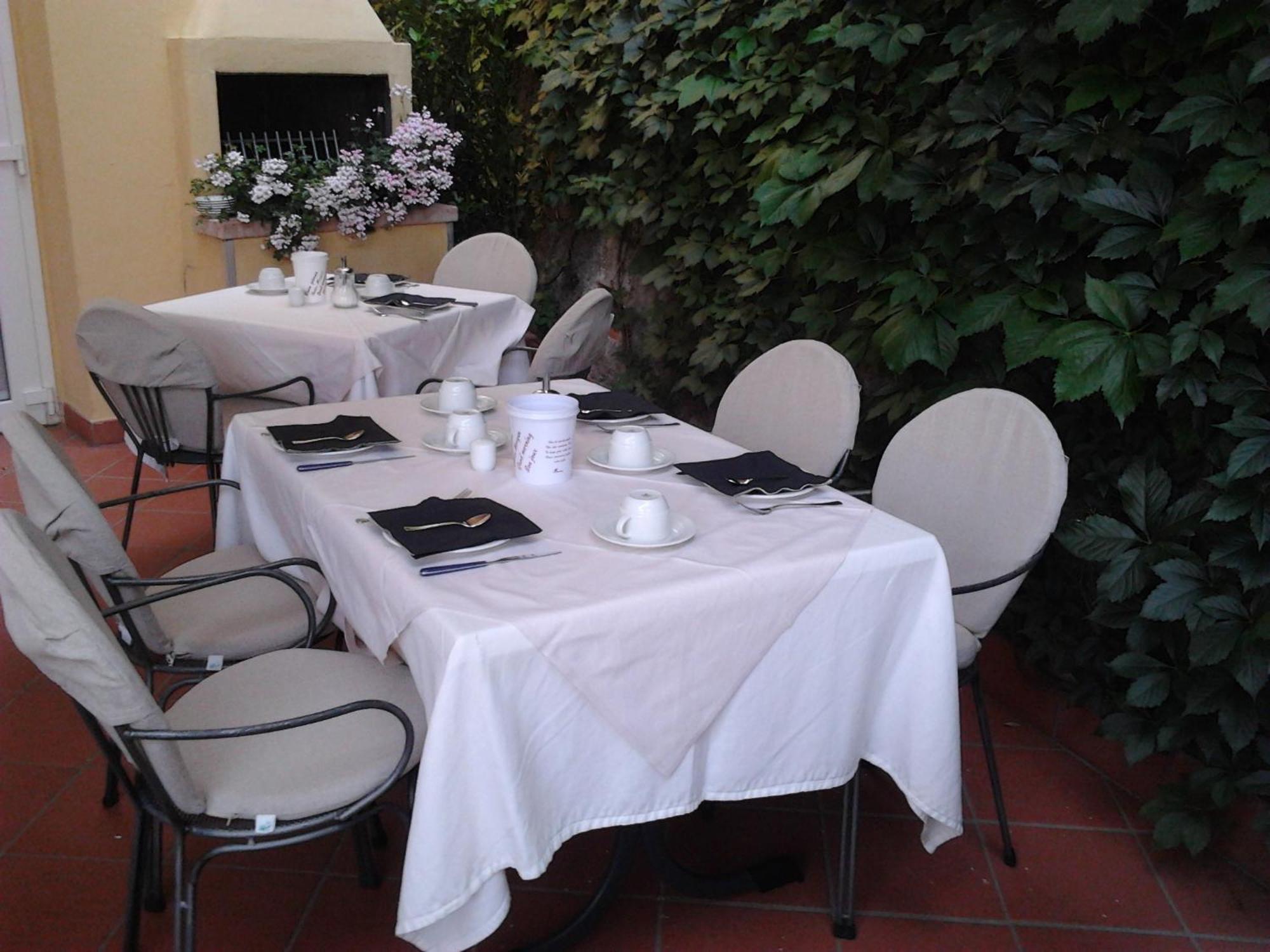 Hotel Al Caval Torri Del Benaco Buitenkant foto