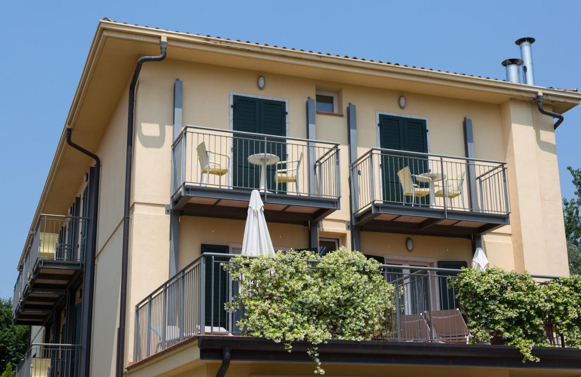 Hotel Al Caval Torri Del Benaco Buitenkant foto