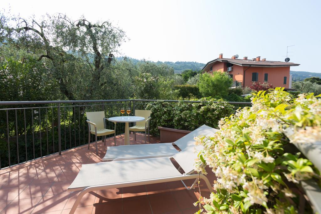 Hotel Al Caval Torri Del Benaco Buitenkant foto