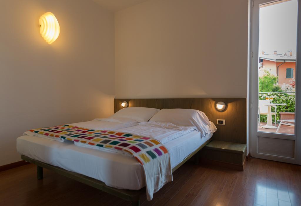 Hotel Al Caval Torri Del Benaco Buitenkant foto
