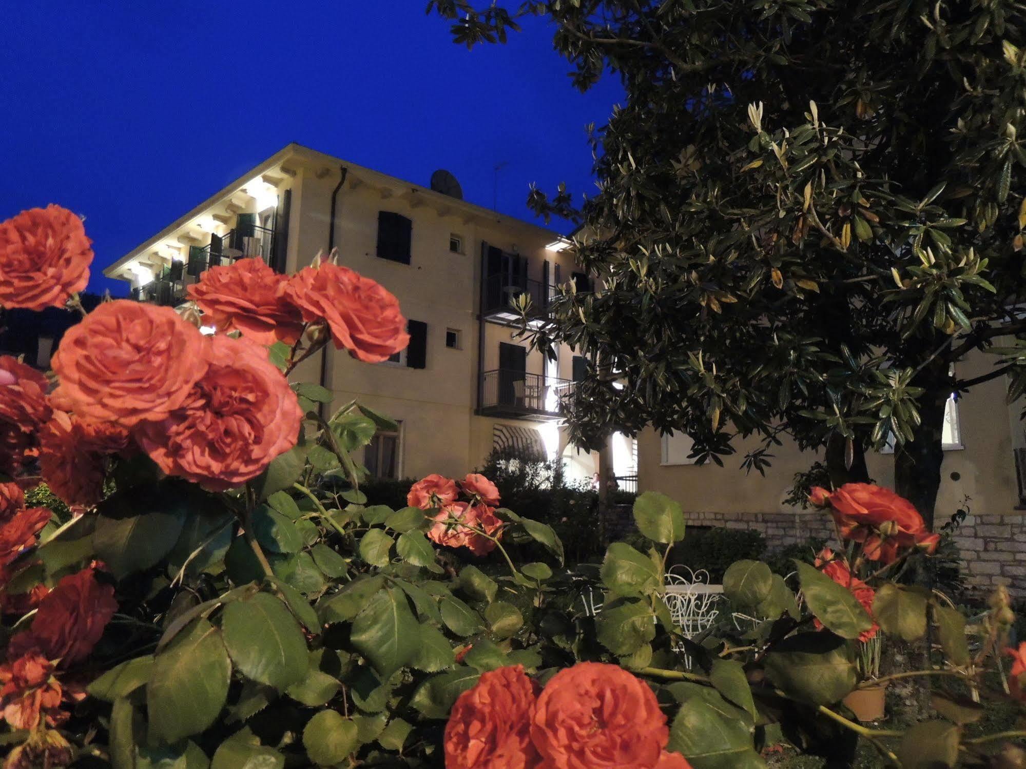 Hotel Al Caval Torri Del Benaco Buitenkant foto